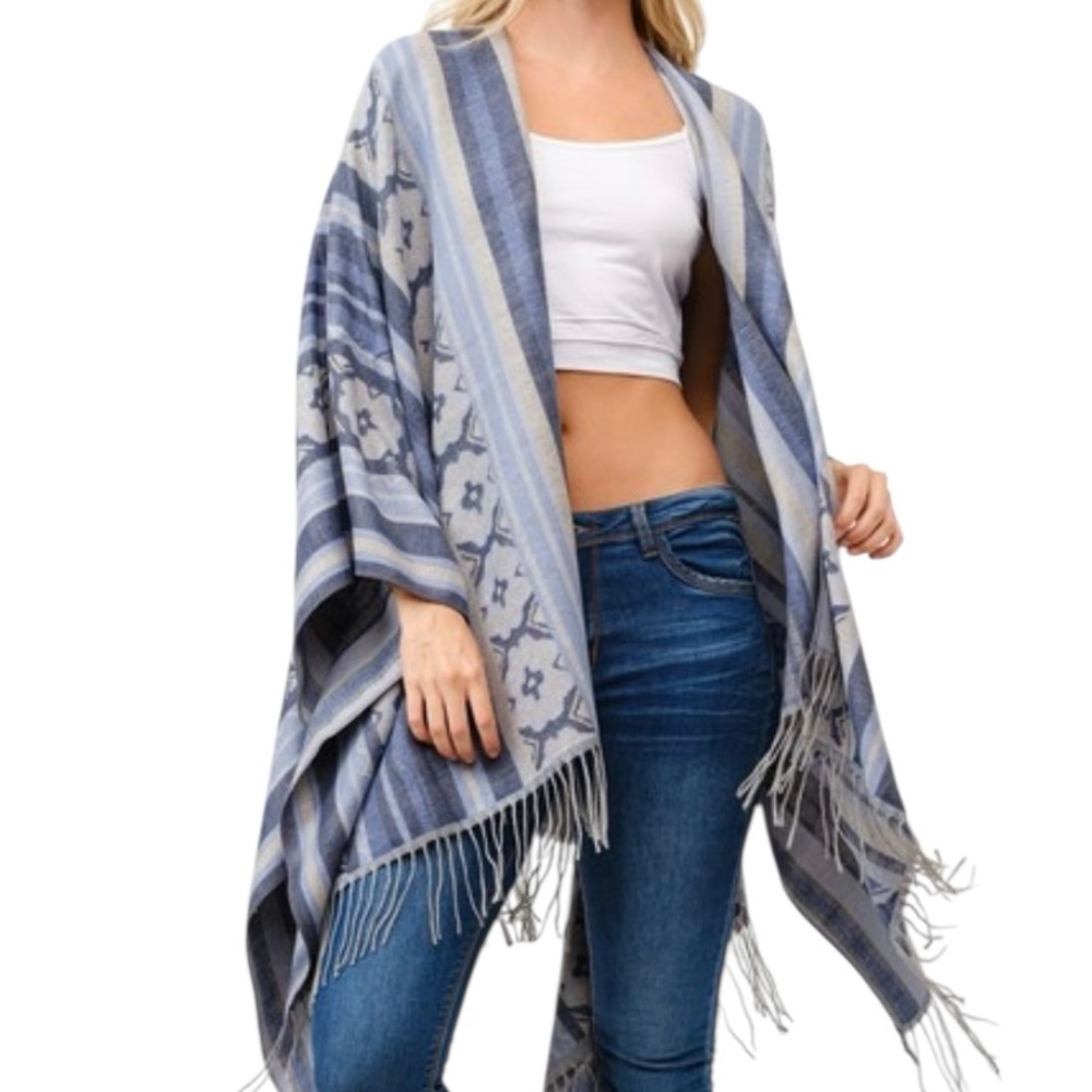 Raj Marlin Quatrefoil Knit Wrap Poncho Shawl w Tassel - Picture 2 of 3